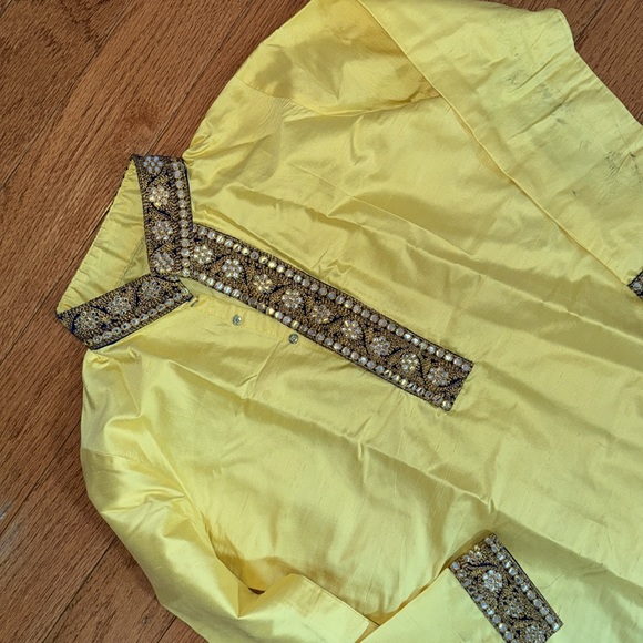 Yellow Silk top - Picture 3 of 4